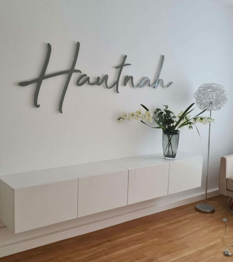 CW Werbetechnik – Beschriftung – Schriftunzug Hautnah